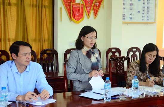 Đồng chí Thái Thị An Chung- Phó Ban Pháp chế HĐND tỉnh kết luận buổi làm việc. Ảnh Thanh Lê