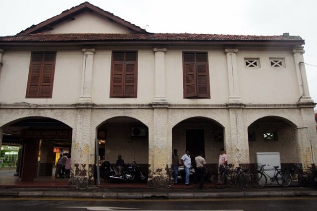 Nhiều tòa nhà lớn cũng