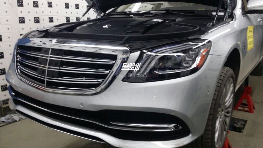 Mercedes-Benz S-Class 2017 thay đổi khá nhiều ở phần đầu xe.