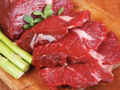 Phụ nữ ăn nhiều thịt đỏ có hại cho sức khỏe (Ảnh minh họa).
