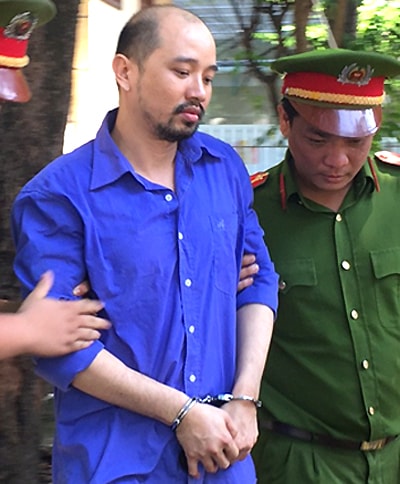 Nhiều người thân gào khóc khi Tùng bị tuyên án tử. Ảnh: Bình Nguyên. 