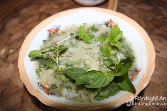 Món này khi ăn có vị chua dịu, thơm, nhai lâu thấy ngọt,hương vị thơm, cay của các gia vị cộng hưởng, làm ta có cảm giác thích thú. Ảnh: Đình Tuân