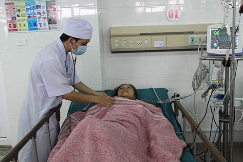 Một sản phụ bị băng huyết sau sinh được các y bác sĩ Bệnh viện đa khoa tỉnh Quảng Trị hiến máu kịp thời, cứu qua cơn nguy kịch.
