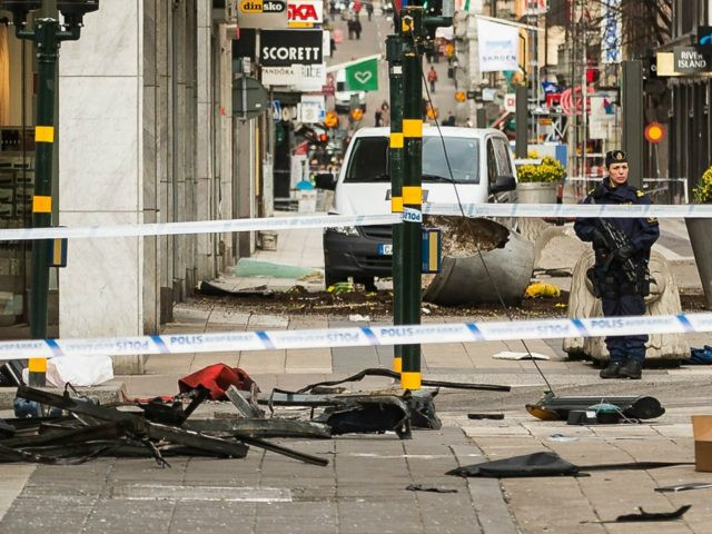 Vụ tấn công khủng bố tại Thụy Điển khiến dư luận bàng hoàng, bởi Thụy Điển được xem là một trong những quốc gia an toàn nhất trên thế giới. Ảnh: AP