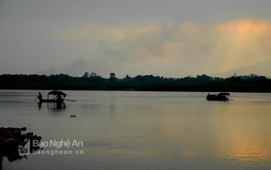 Sông Lam đoạn chảy qua huyện Thanh Chương được xem là thủ phủ của cá mòi. Ảnh: Đình Hà.