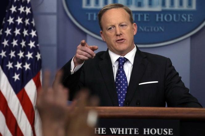 Tổng thống Trump quan tâm vụ khách gốc Việt bị đối xử thô bạo 