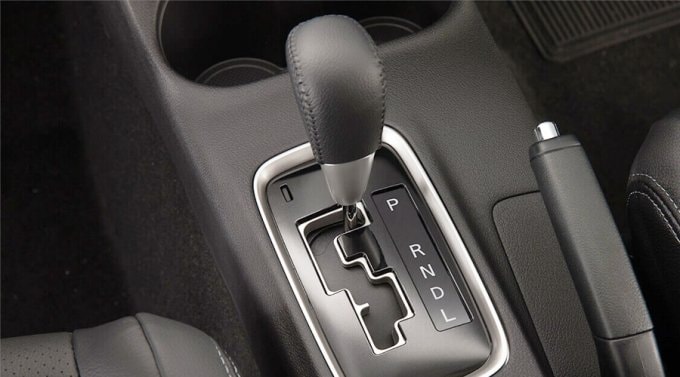 Cần thường xuyên kiểm tra hộp số, bổ sung hoặc thay dầu hộp số tự động