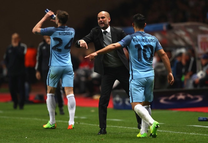 Guardiola cho rằng cầu thủ Man City còn thiếu kinh nghiệm ở Champions League. Ảnh: AFP