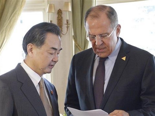 Ngoại trưởng Trung Quốc Vương Nghị và người đồng cấp Nga Sergei Lavrov. (Nguồn: Press TV)