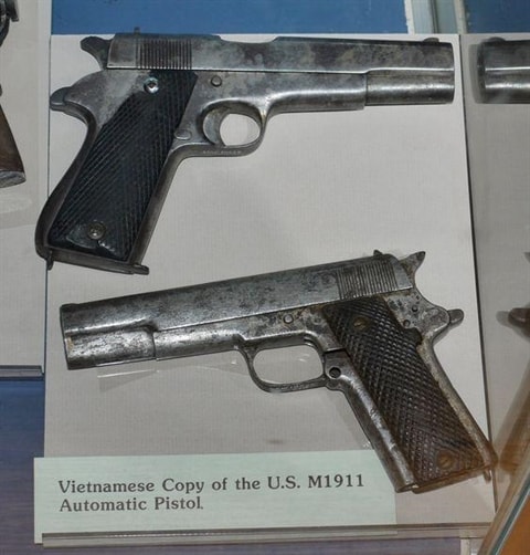 Súng ngắn Colt M1911 đơn giản hóa. Ảnh: forum.guns.ru