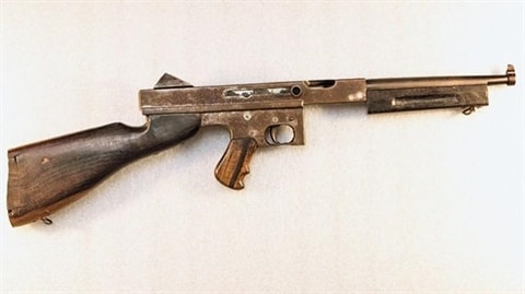 Tiểu liên mô phỏng Thompson M1A1 của Mỹ. Ảnh: tactical-life.com