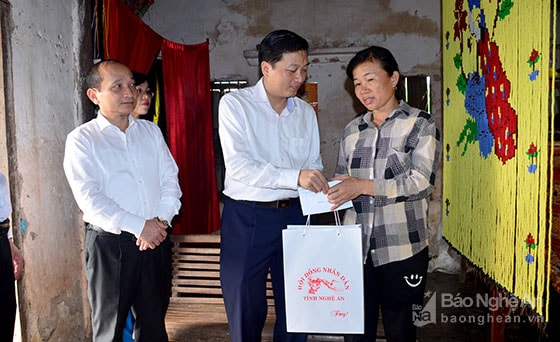 Đồng chí Lê Hồng Vinh - Ủy viên Ban Thường vụ, Chủ nhiệm UBKT, Trưởng ban Kinh tế - Ngân sách HĐND tỉnh phát biểu tại cuộc làm việc. Ảnh: Thành Duy
