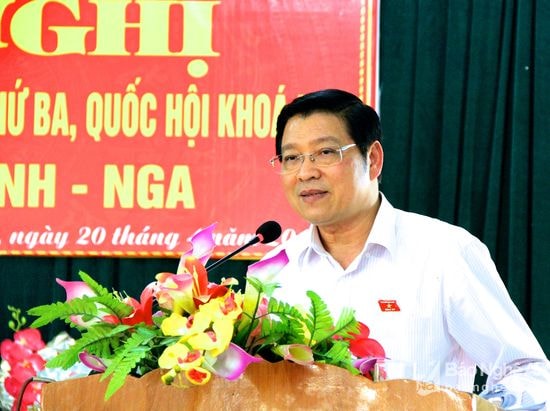 Ông Phan Đình Trạc - Uỷ viên Trung ương Đảng, Trưởng Ban Nội chính Trung ương cùng đại biểu Quốc hội tổ bầu cử số 2 tiếp xúc cử tri tại Quỳ Châu. Ảnh: Mỹ Nga