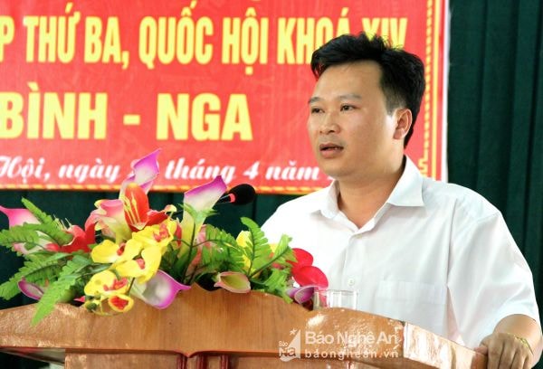 Cử tri Lê Hải Lý tham gia kiến nghị về việc xem xét lại Luật bảo vệ và phát triển rừng. Ảnh: Mỹ Nga.