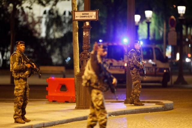 Paris đã siết chặt an ninh sau vụ xả súng. (Ảnh: Reuters)