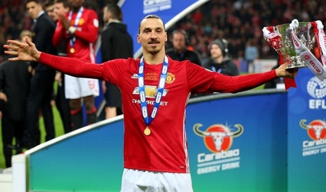 Ibrahimovic giành chức vô địch cúp Liên đoàn Anh, danh hiệu thứ 2 cùng MU cho tới lúc này. Ảnh: Internet