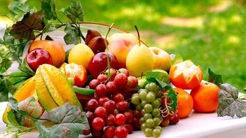 Trái cây tươi là nguồn cung cấp vitamin và chất xơ rất tốt.