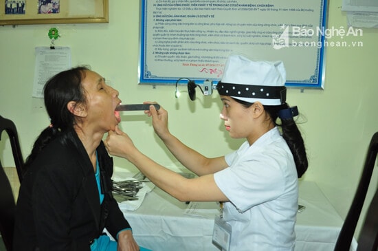 Ngoài khám tổng quát, các đối tượng còn được khám chuyên sâu về răng hàm mặt, tai mũi học hoặc siêu âm ổ bụng, đo huyết áp, nhịp tim