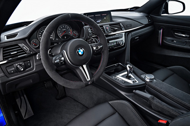 ... hệ thống định vị BMW Navigation, ứng dụng tính thời gian hoàn thành một vòng đường đua và hệ thống đèn pha LED thích ứng tiêu chuẩn.