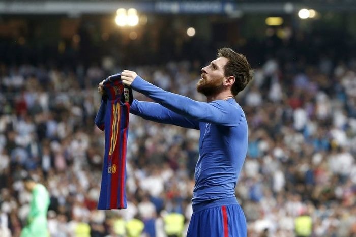 Messi có một ngày thi đấu không thể tuyệt vời hơn dù máu đã đổ... Ảnh: Internet