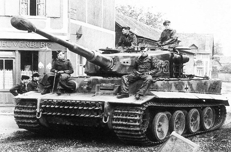 Tên tuổi của Tiger không chỉ đến từ thiết kế của nó mà còn từ các kíp chiến đấu ACE của lực lượng tăng thiết giáp Đức trong Chiến tranh Thế giới thứ 2. Cùng với Tiger các kíp chiến đấu này là cơn ác mộng trên chiến trường đối với quân Đồng Minh trong suốt giai đoạn từ năm 1943 đến tận cuối cuộc chiến. Nguồn ảnh: Histomil.com.