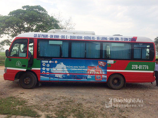 Xe buýt Khanh Quỳnh số 31 chạy tuyến Vinh - Con Cuông với tần suất 20 phút/chuyến.