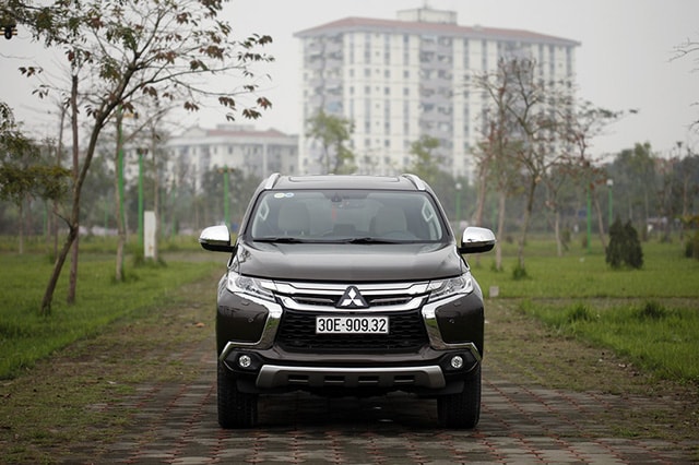 Mitsubishi Pajero Sport mới có kích thước 4.785 x 1.815 x 1.805 mm (dài, rộng, cao), với bán kính vòng quay tối thiểu 5,6 m