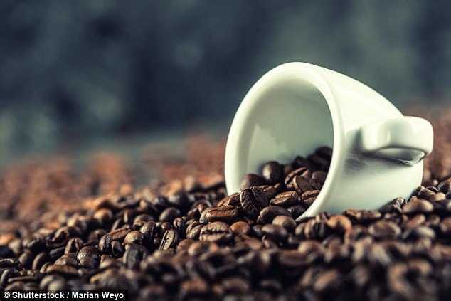 Nếu sử dụng quá ngưỡng 400 mg caffein một ngày sẽ có nguy cơ mắc rất nhiều vấn đề về sức khỏe như lo âu, suy tim, xảy thai, dị tật bẩm sinh. Ảnh: Shutterstock/Marian Weyo.