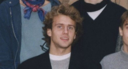 Ông Macron trong một bức ảnh thời trẻ.