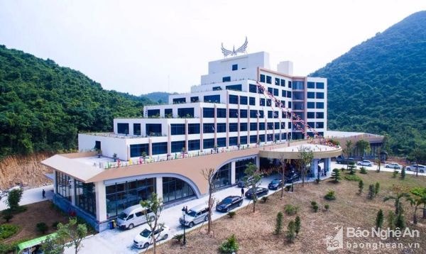 Khách sạn Mường Thanh Safari Diễn Lâm, điểm nhấn của khu du du lịch Mường Thanh Diễn Lâm thu hút đông khách du lịch dịp nghỉ lễ.