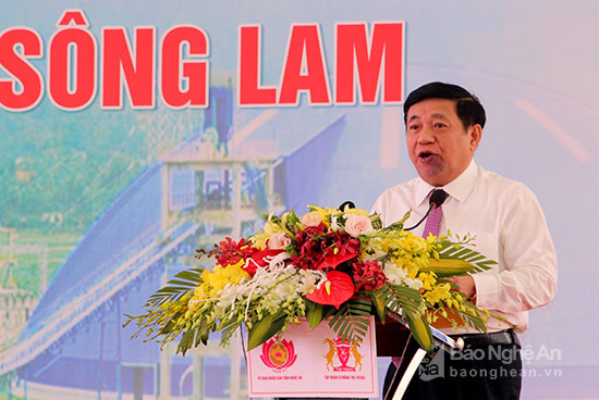 Đồng chí Nguyễn Xuân Đường - Phó Bí thư Tỉnh ủy, Chủ tịch UBND tỉnh phát biểu tại buổi lễ. Ảnh Nguyên SơnĐ