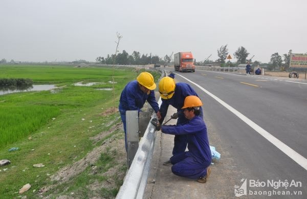 Bảo dưỡng hành lang giao thông.