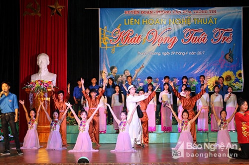 Tiết mục biểu diễn xuất sắc của trường THPT Thanh Chương 1