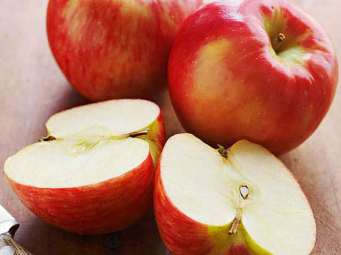 Nếu bạn không thoải mái với rau, bạn có thể thử trái cây như táo, đào, dứa, lê và cam.