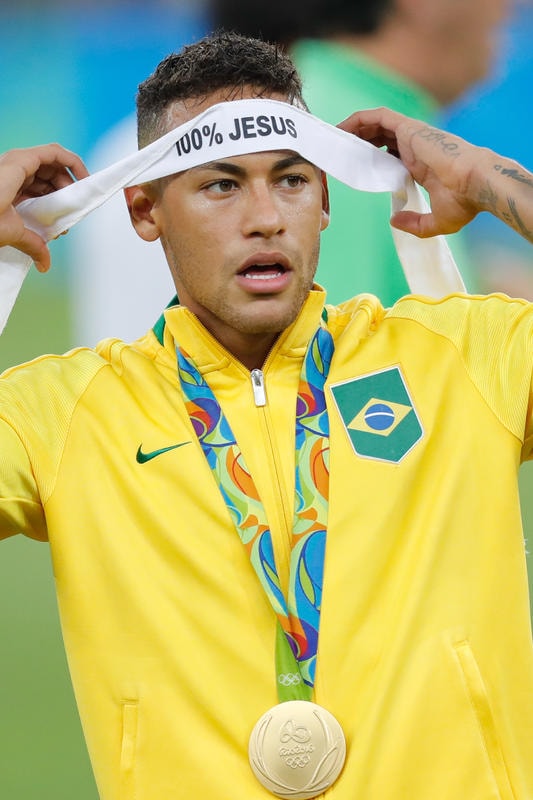 Neymar có công lớn khi đưa chiếc HCV Olympic môn bóng đá nam cho Brazil. Ảnh: Internet