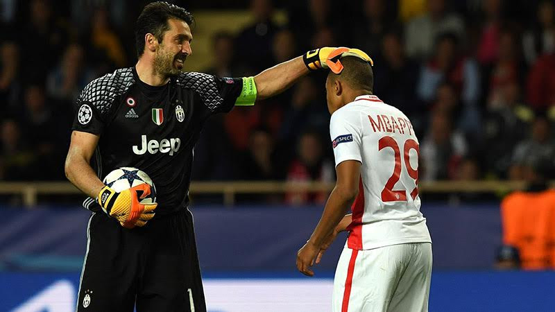 Trước Lão phu nhân và Buffon, Mbappe 