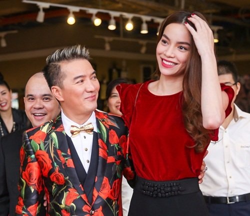 Đàm Vĩnh Hưng và Hồ Ngọc Hà vô cùng thân thiết.