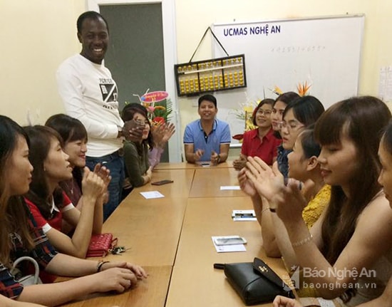 Một giờ học của học sinh thuộc Công ty CP ĐT giáo dục UCMAS Nghệ An.