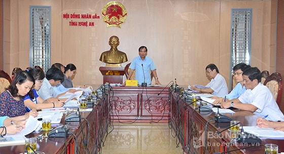 Phó Chủ tịch HĐND tỉnh Hoàng Viết Đường chủ trì cuộc giám sát. Ảnh:Thành Duy