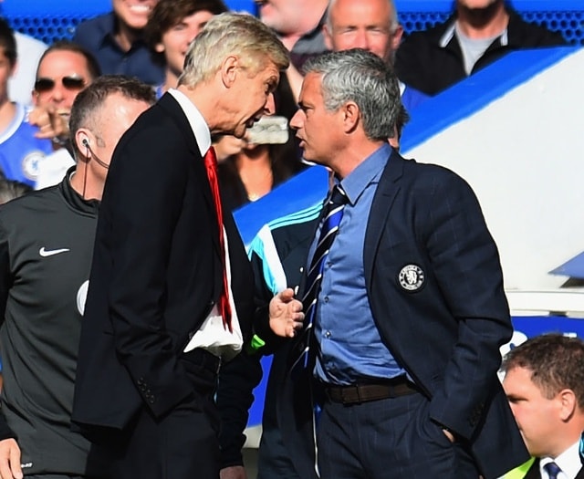HLV Mourinho rất thích chọc ngoáy Wenger. 