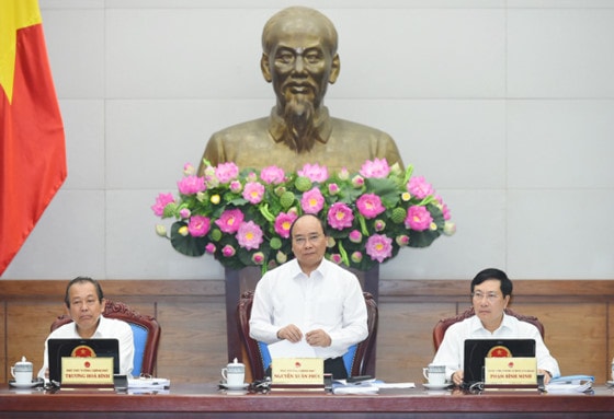 Thủ tướng Nguyễn Xuân Phúc chủ trì phiên họp Chính phủ thường kỳ tháng 4, sáng 4/5/2017. Ảnh: VGP