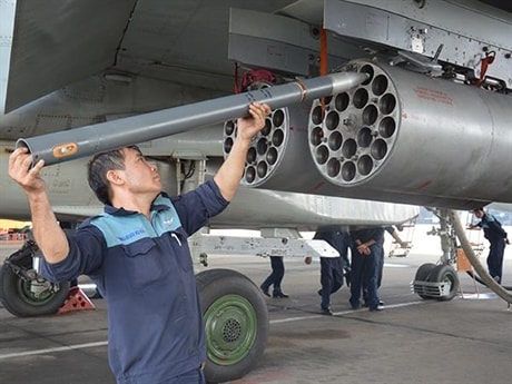 Để phá hủy mục tiêu trong diễn tập, tiêm kích Su-30MK2 đã mang theo bom OFAB-250-270. Là tiêm kích đa năng nên Su-30MK2 của Không quân Việt Nam có thể thực hiện nhiều nhiệm vụ tác chiến đánh địch ở cả trên không, trên mặt đất và trên mặt biển.