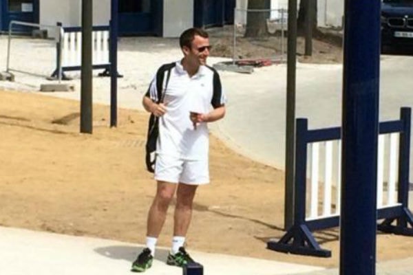 Giải tỏa sức ép công việc, Macron chơi tennis