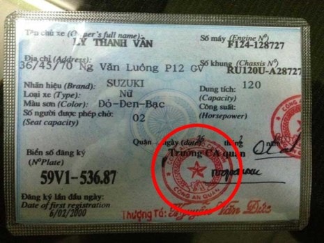 Công an chỉ cách phân biệt giấy tờ xe giả  - ảnh 2