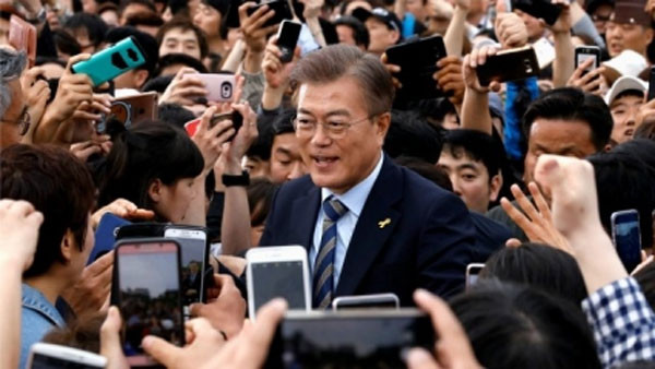 Moon Jae-in, Tổng thống Hàn Quốc, Hàn Quốc