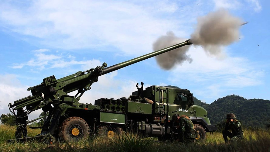 Việc ra mắt và sẵn sàng xuất khẩu lựu pháo tự hành CAESAR 8x8 được cho là một cố gắng khác của Pháp nhằm thuyết phục Việt Nam và nhiều nước khác mua mẫu pháo này. Nguồn ảnh: Military-Today