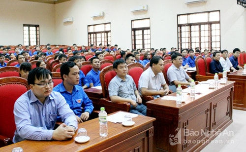 Các đại biểu tham dự lớp bồi dưỡng. Ảnh: Thanh Nhàn