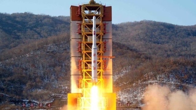 Vụ phóng tên lửa của Triều Tiên ngày 7/2/2016. Ảnh: BBC
