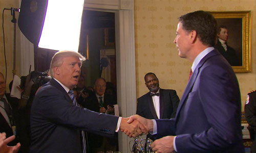 Trump gặp Comey tại Nhà Trắng hồi tháng 2/2017. Ảnh: Reuters