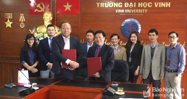 Trường Đại học Vinh ký kết hợp tác với Học viện JINNO- Nhật Bản. Ảnh: Thanh Lê